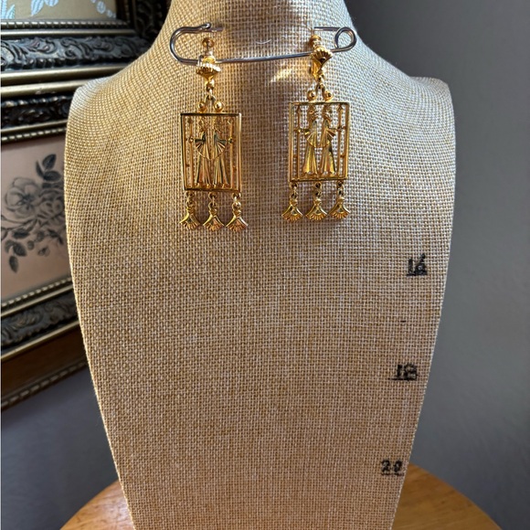 Vintage ‘Vendome’ gold tone earrings! - Picture 3 of 6